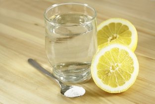 voda s citronem